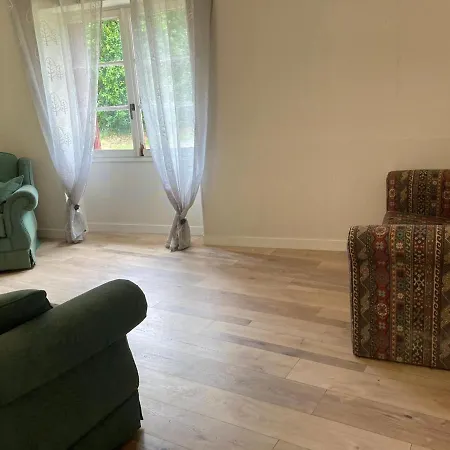 Private-Tranquil-Peaceful-Garden-Bbq 펜션 *