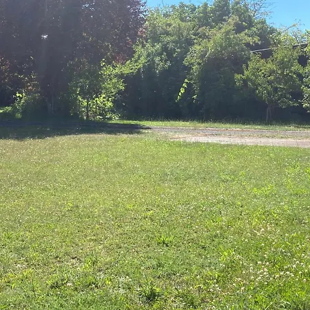 Private-Tranquil-Peaceful-Garden-Bbq 펜션 *