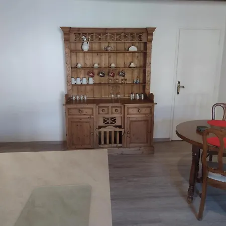 Holiday home La Maison Des Roses 1-bed House In Genouille *