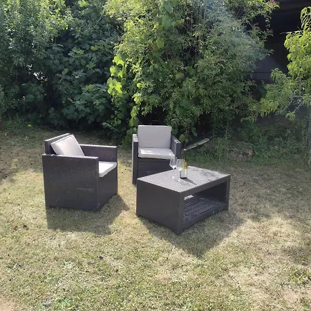 Private-tranquil-peaceful-garden-bbq * Genouille (Vienne)
