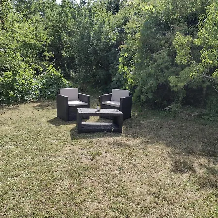 펜션 Private-Tranquil-Peaceful-Garden-Bbq Genouille (Vienne)