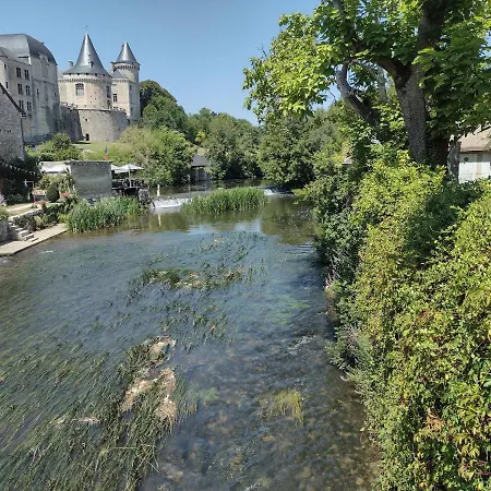 Private-tranquil-peaceful-garden-bbq Feriehus Genouille (Vienne)
