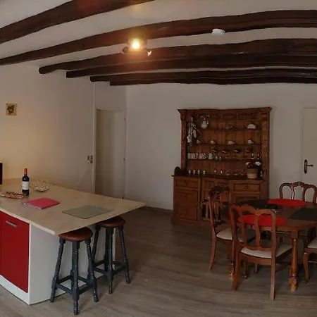 펜션 Private-Tranquil-Peaceful-Garden-Bbq Genouille (Vienne)