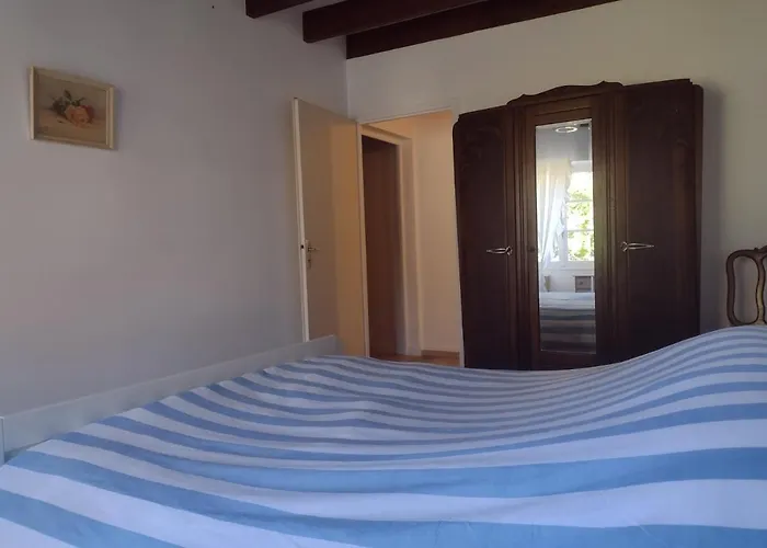 Сasa de vacaciones Private-tranquil-peaceful-garden-bbq *