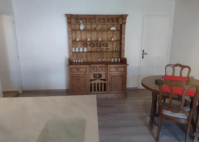 Сasa de vacaciones Private-tranquil-peaceful-garden-bbq *