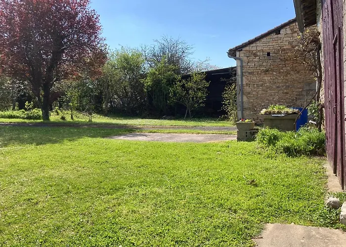 Private-tranquil-peaceful-garden-bbq Сasa de vacaciones